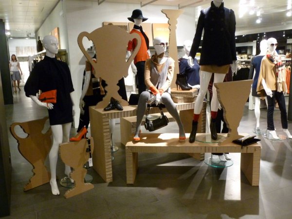 Mobilier pour magasins Mobilier pour magasins. 100% carton