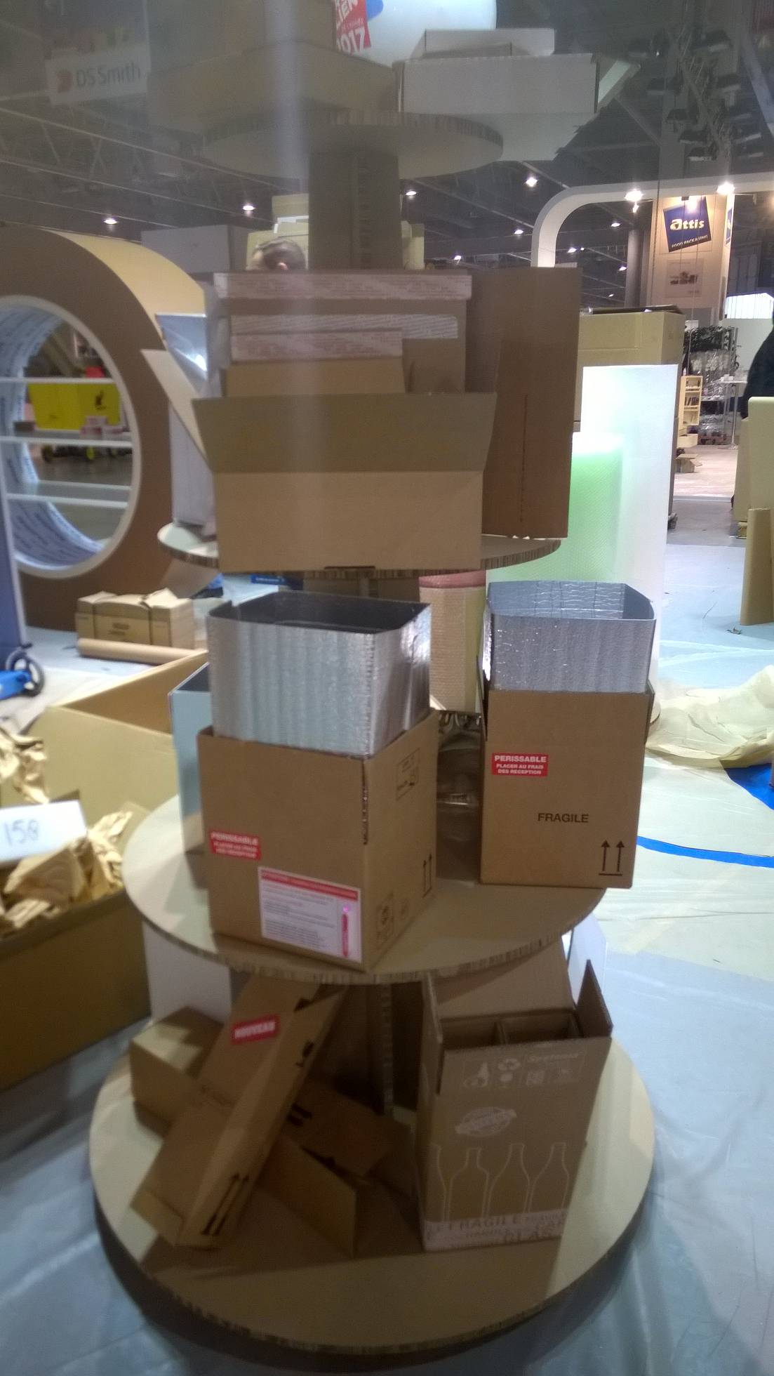 Le catalogue de mobilier en carton, Stands en carton Stand en carton