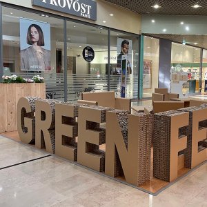 Lettres géantes découpées en carton