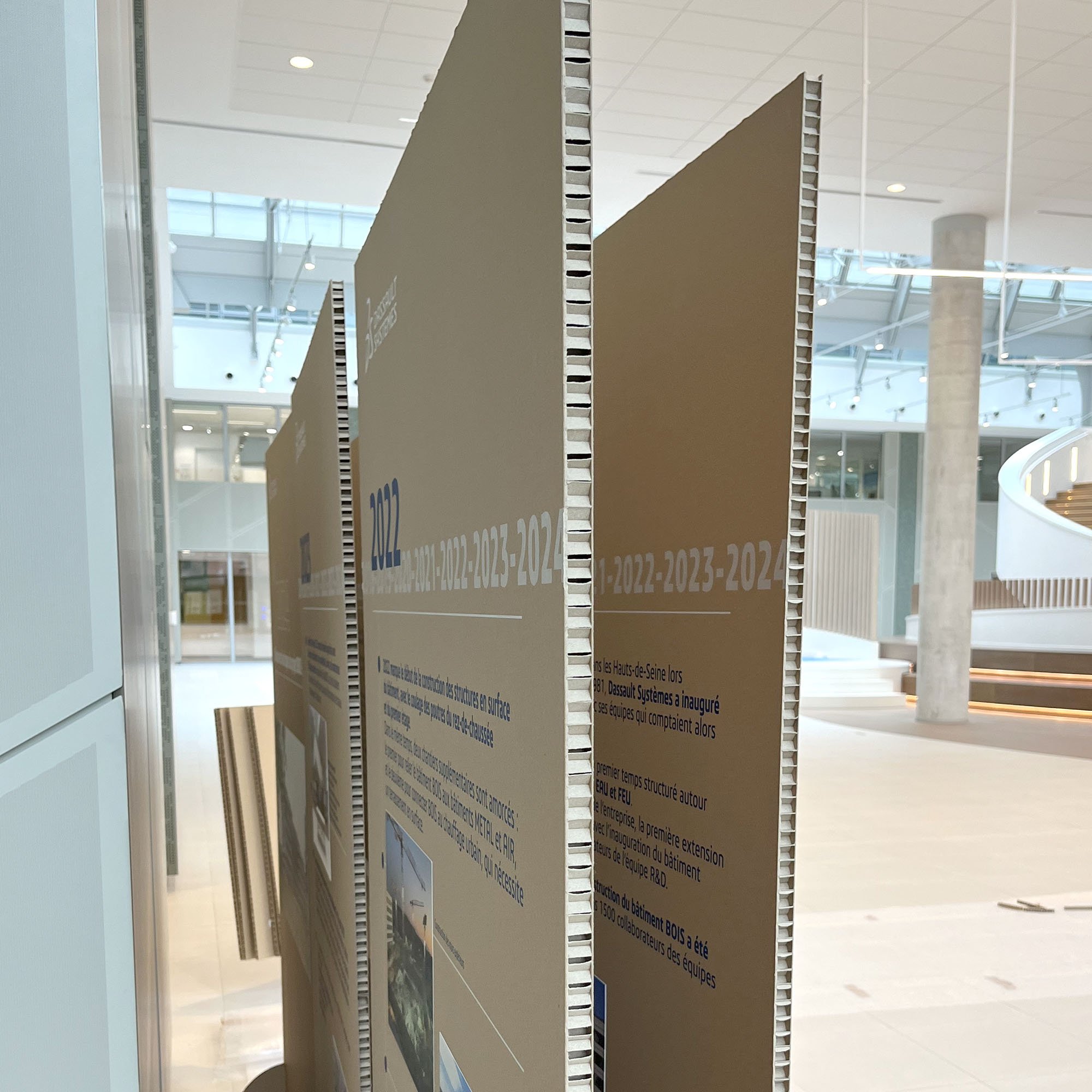 Panneau d'affichage en carton panneau carton affichage