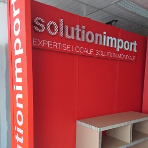 Stand en carton + lettrage